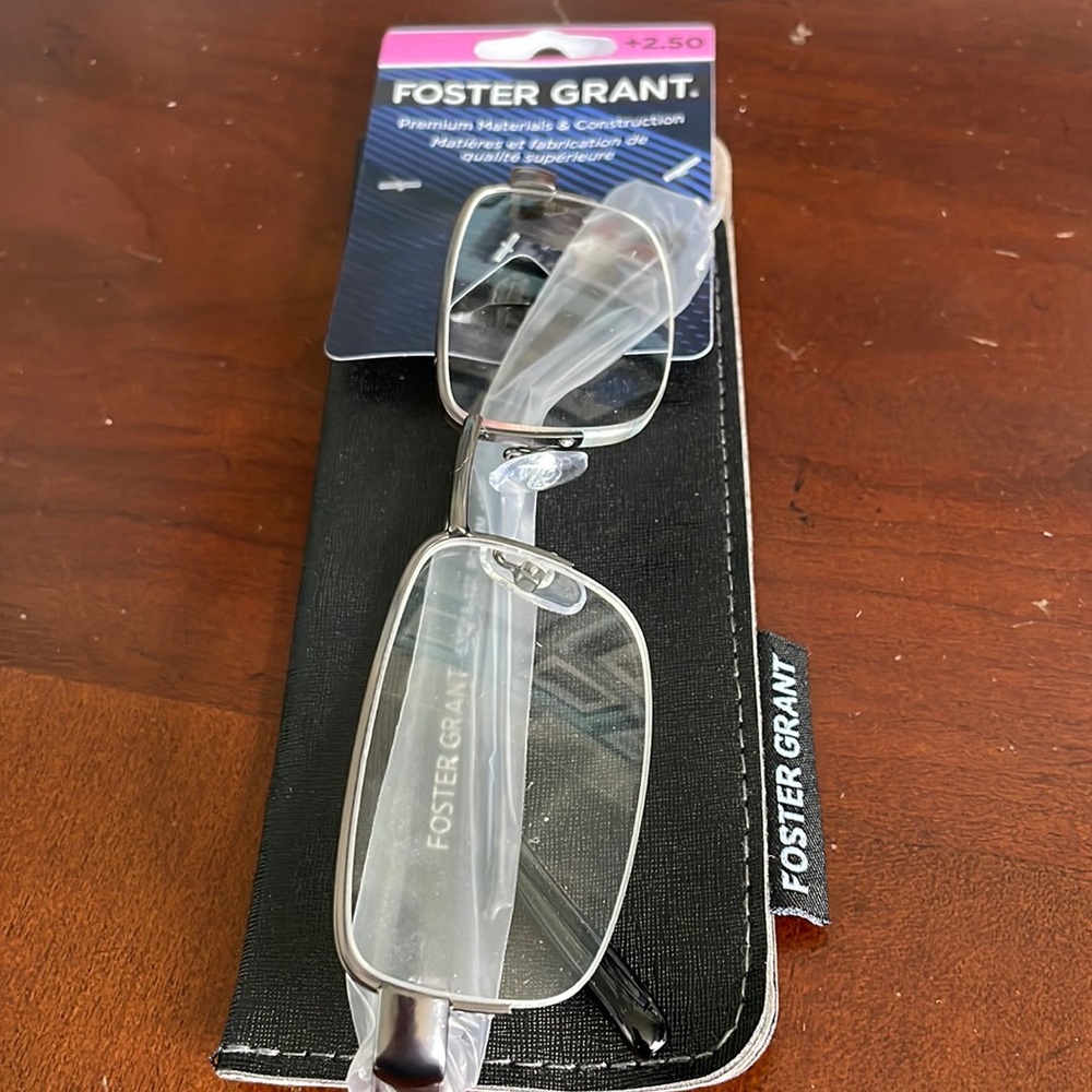 NWT Foster Grant reading glasses +2.50 power, gunmetal gray, adjust. nosepiece